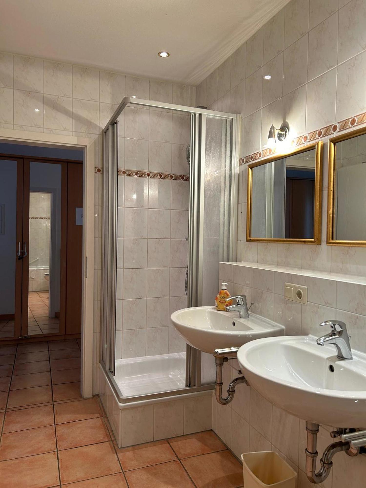 Gabi Mit Pool Und Sauna Übersee المظهر الخارجي الصورة