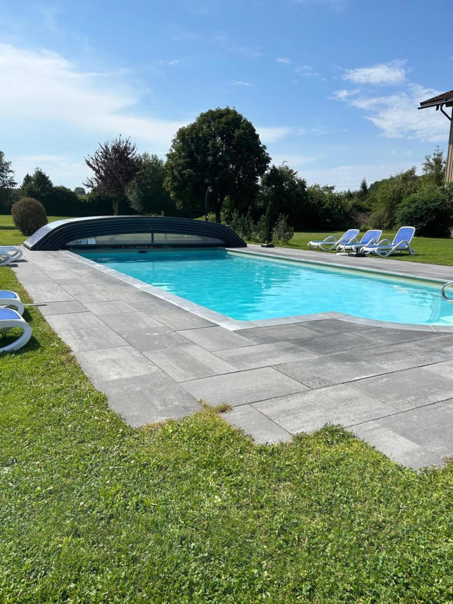 Gabi Mit Pool Und Sauna Übersee المظهر الخارجي الصورة